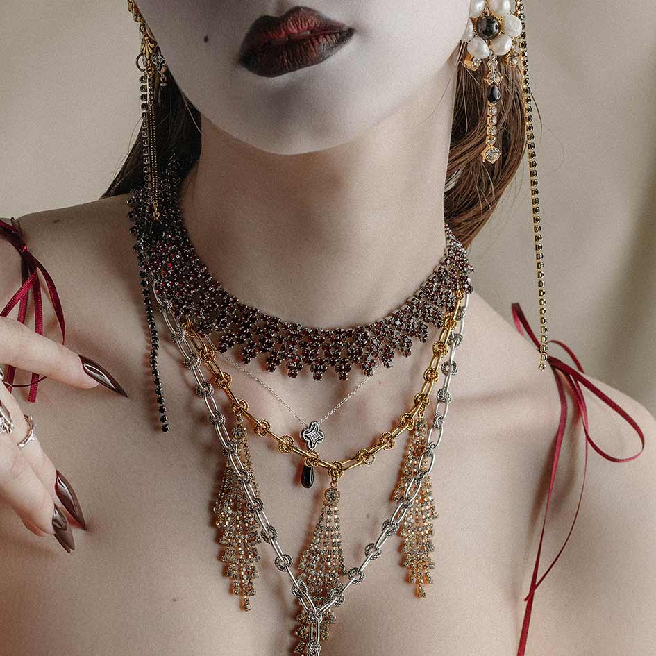 COLETTE. Dazzle Chain Collar Ruff - Silver - Image 3