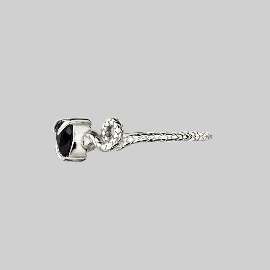 DESIRE. Snakes & Heart Onyx Ring - Silver - Image 3