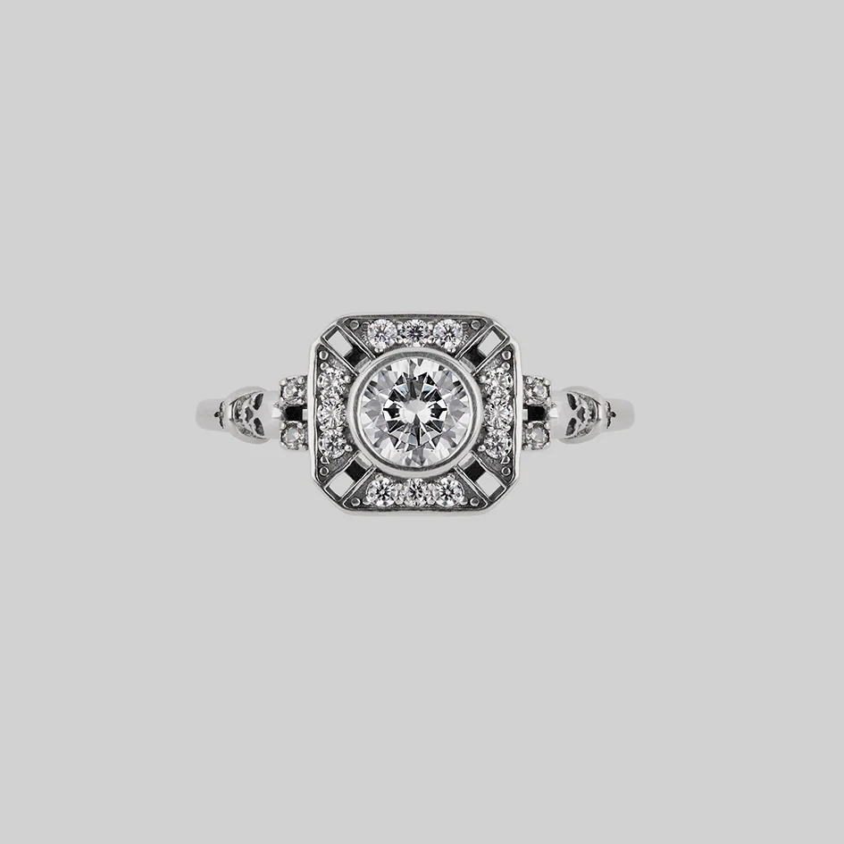 GRANDIOSE. Gothic Cubic Zirconia Cocktail Ring - Silver