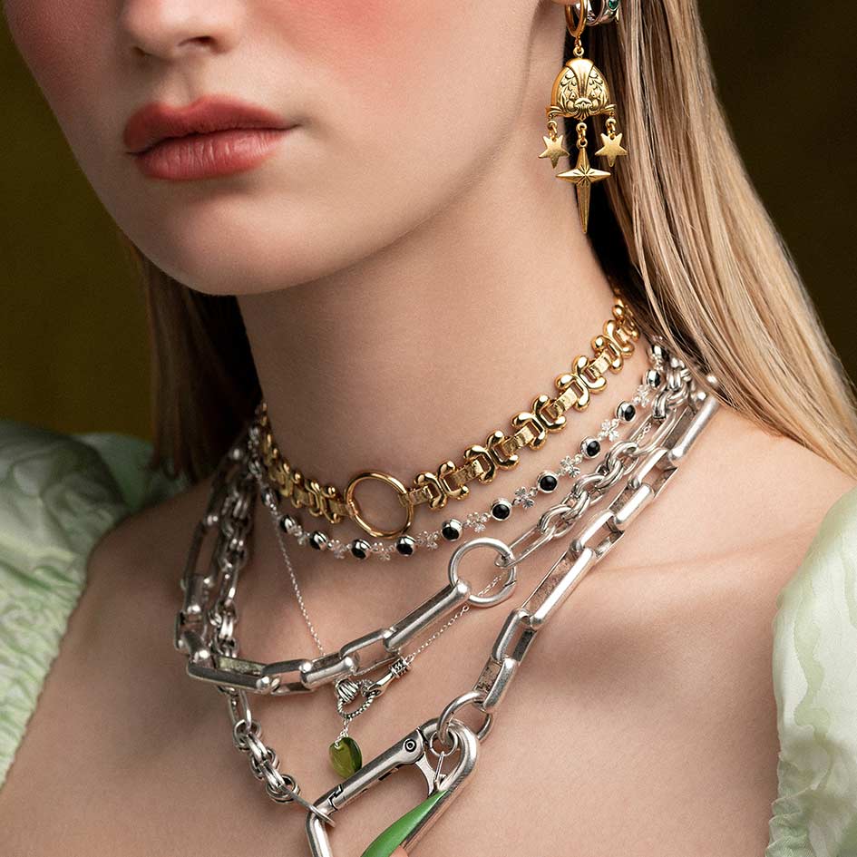 LISBET. Cross & Black Glass Choker - Silver - Image 3