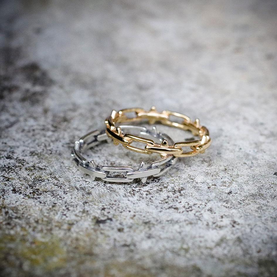 LUCIA. Spiked Chain Ring - Gold - Image 3