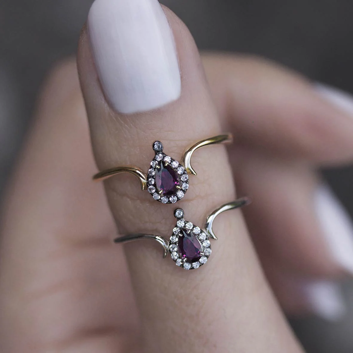 MONTAGUE. Amethyst Teardrop Gold Ring - Image 3