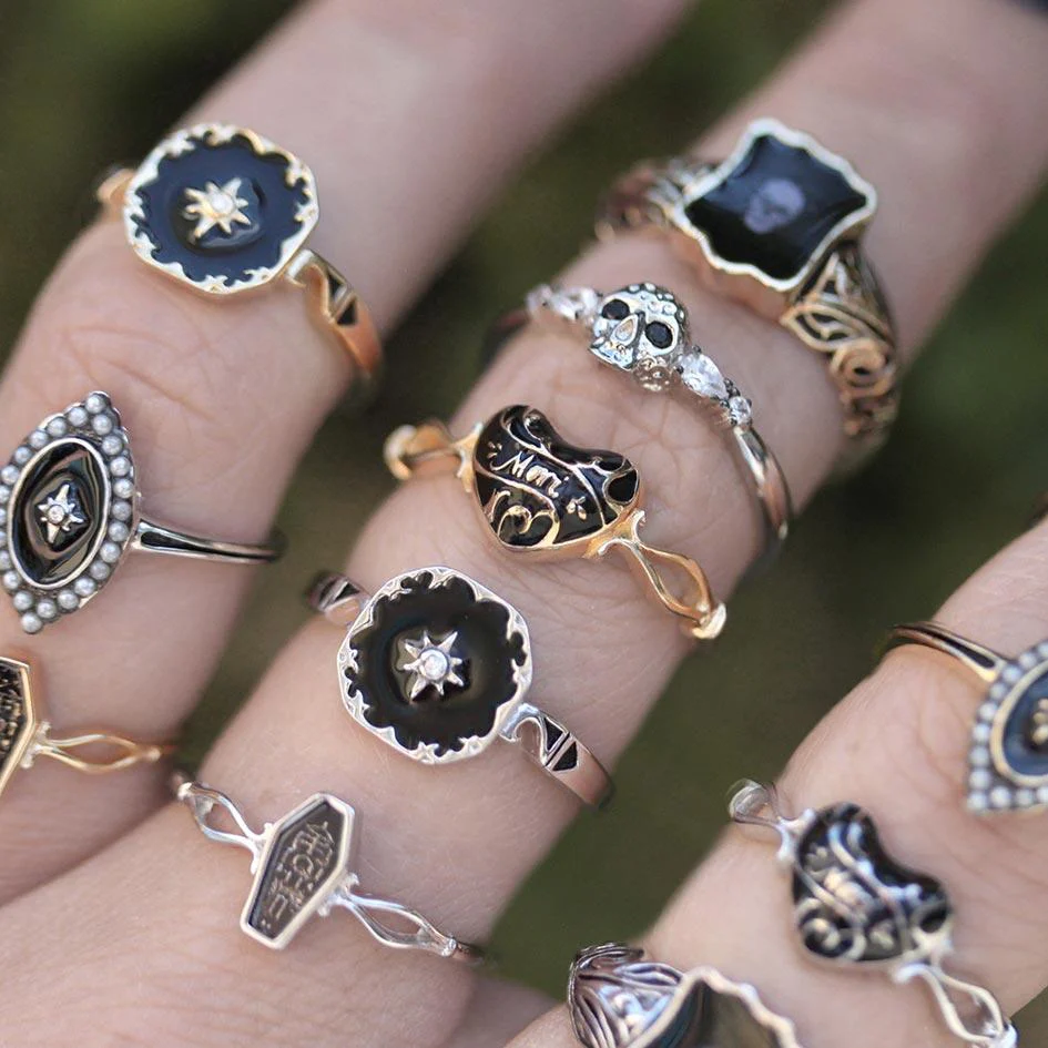 MORALITY. Tiny Skeleton Coffin Silver Ring - Image 4