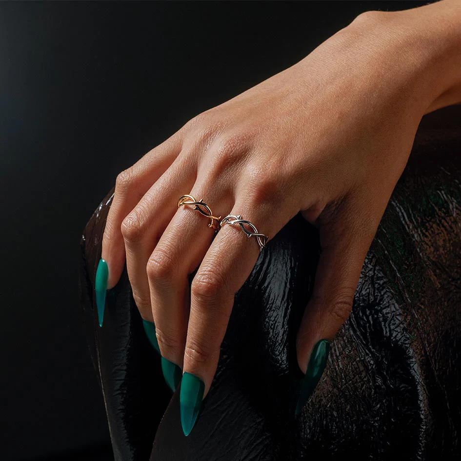 REVIVAL. Thorn Band Ring - Gold - Image 2