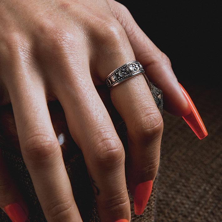 SOLAR MOON. Sun & Moon Band Ring - Gold - Image 3