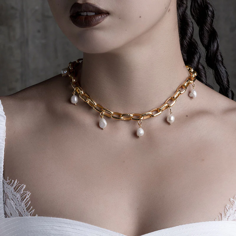 SOVEREIGN. Ornate Link Pearl Collar - Gold - Image 3