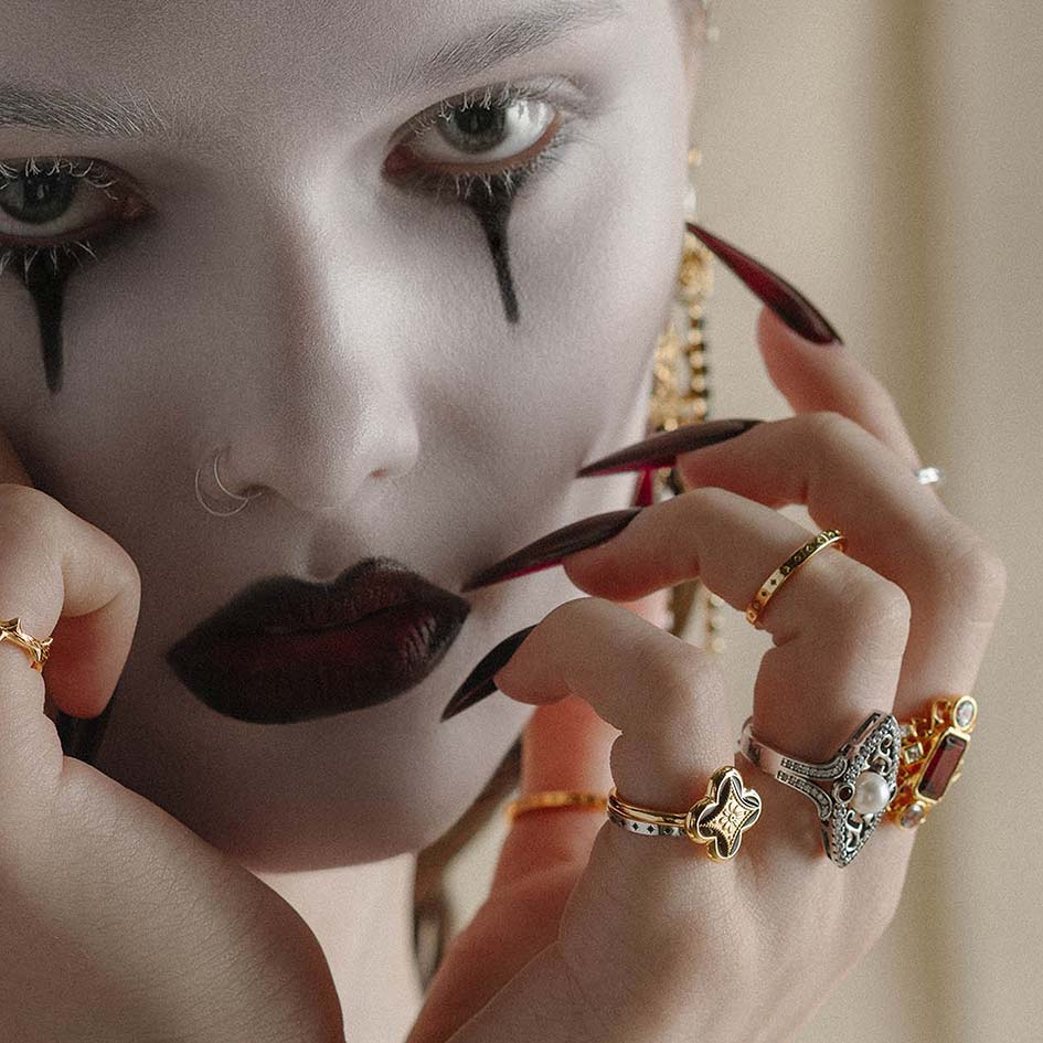 TAUNT. Thorn & Garnet Cocktail Ring - Gold - Image 4
