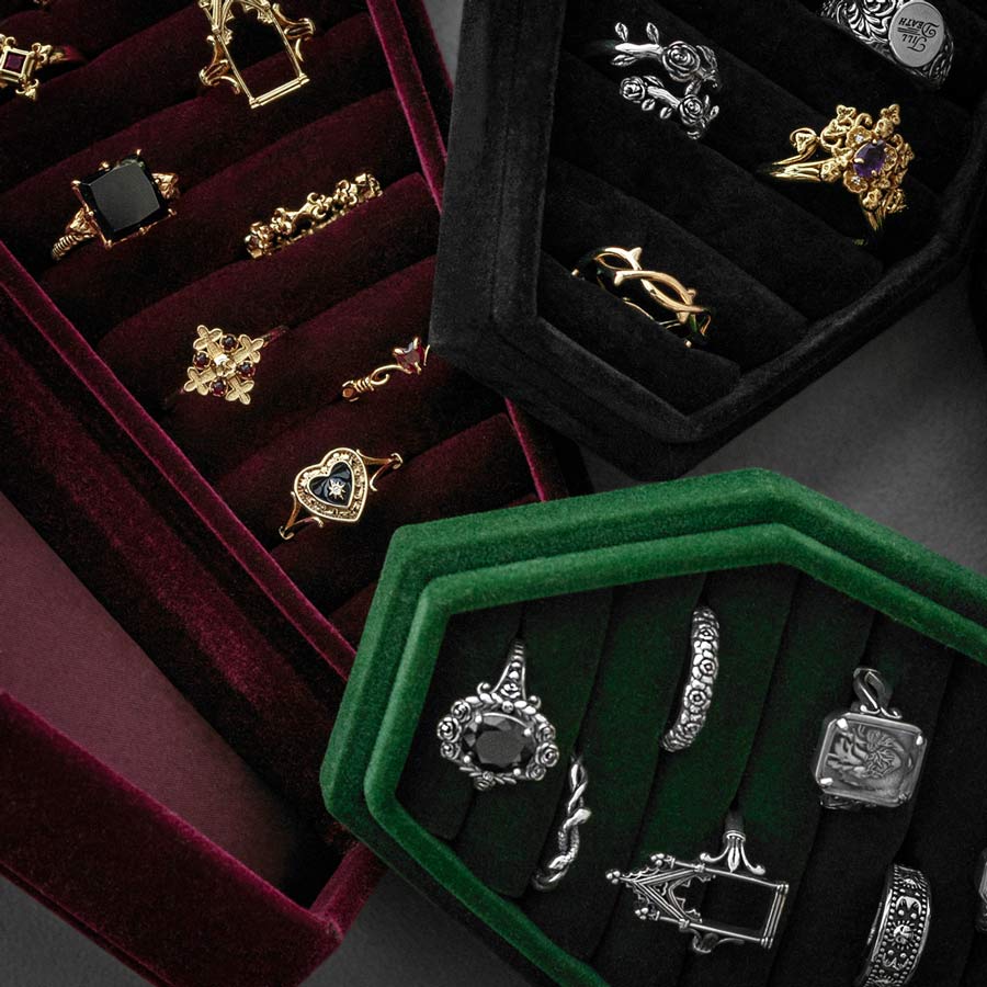 The Moss Green Velvet Coffin Ring Case - Image 6